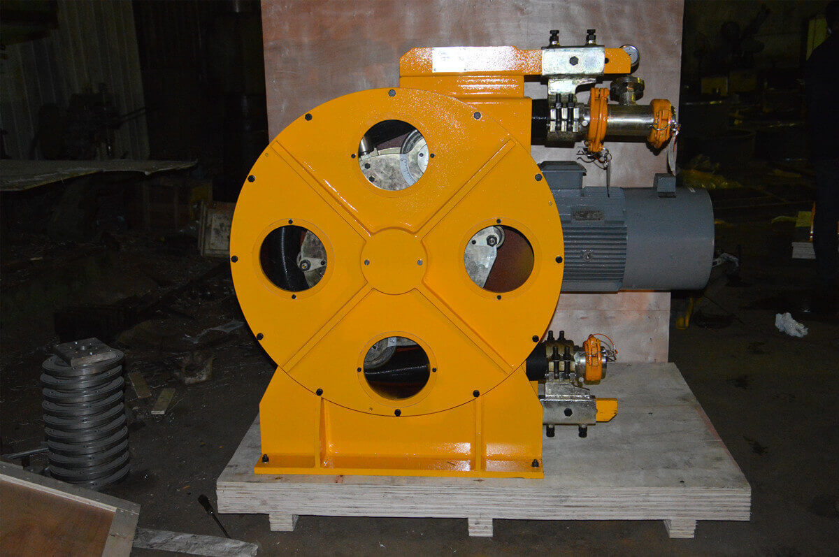 Peristaltic hose pump for slurry