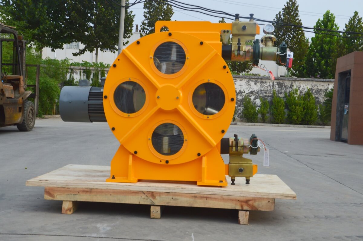 Peristaltic hose pump for pumping sulfuric acid